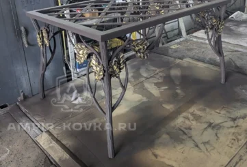 Кованый столик под стеклянную столешницу 9-02